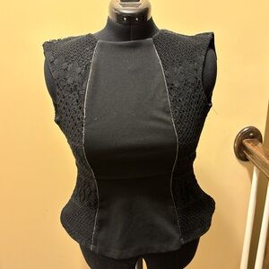 Black lace sleeveless, peplum bottom zip up top medium